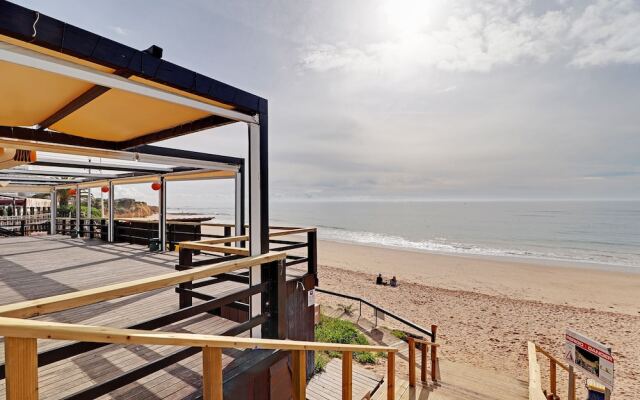 Albufeira Central 1 by Homing