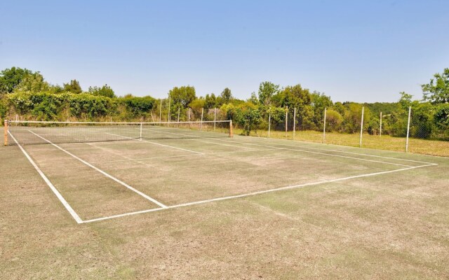 Majestic Farmhouse in San Vivaldo with Swimming Pool