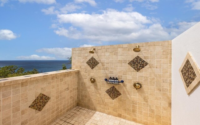 Oceanfront Home With Stunning Caribbean Views 4 Bedroom Home by Redawning