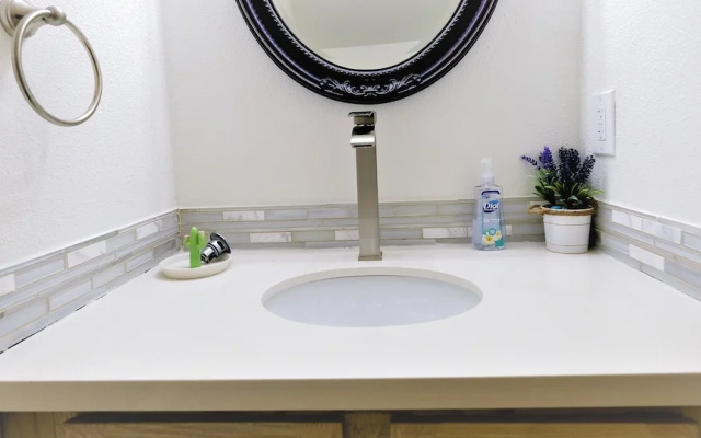 3Bdrm 2Bath 3Beds - 2 Story Condo