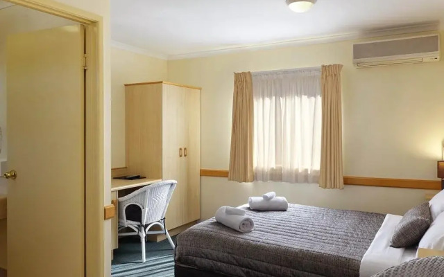 Warwick Vines Motel
