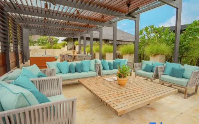 OMEKAI Cemagi by Nakula