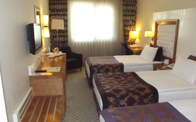 Tugcu Hotel Select