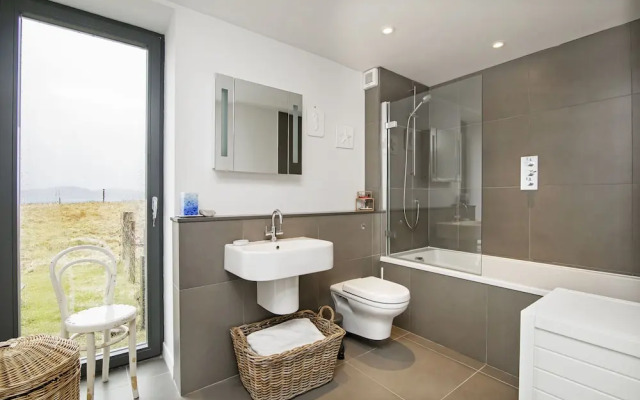 Solas, Ormiscaig, Luxury Coastal Retreat