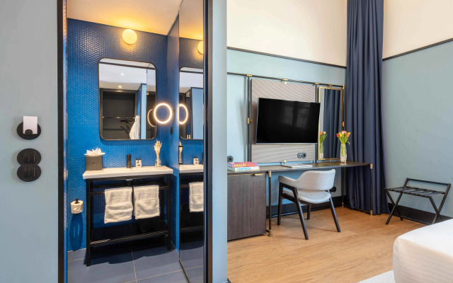 The Editory Riverside Hotel, an Historic Hotel