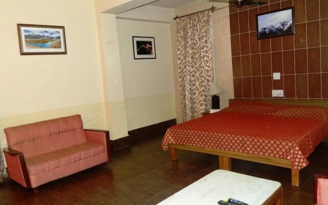 Hotel Yamini