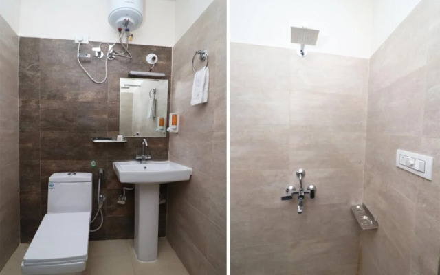 Hotel Royal Palace By OYO Rooms