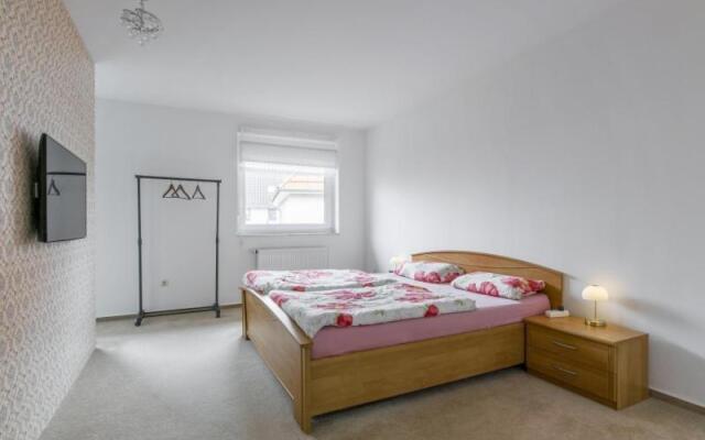 ID 6129 - Private Rooms