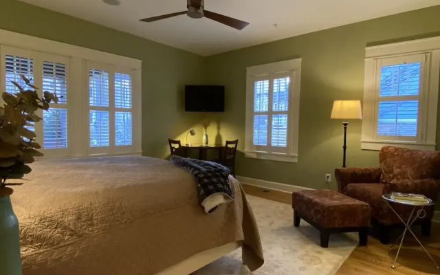 Showers Inn