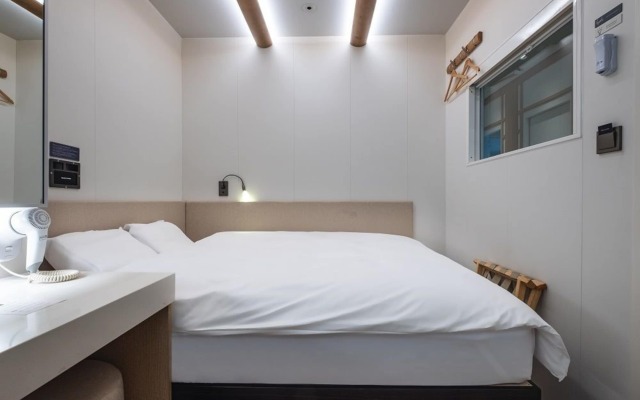 DARAKHYU Yeosu Capsule Hotel by WALKERHILL