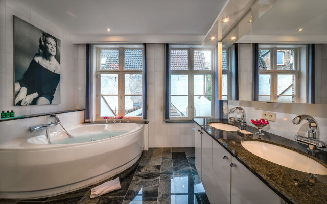 Canalside House - Luxury Guesthouse