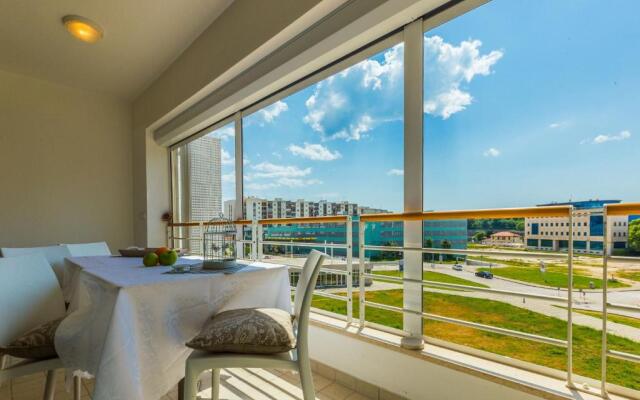 Hoplite 2BR apartment near centre