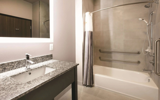 La Quinta Inn & Suites by Wyndham Amarillo Airport