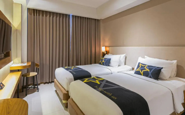 Yellow Star Ambarukmo Hotel