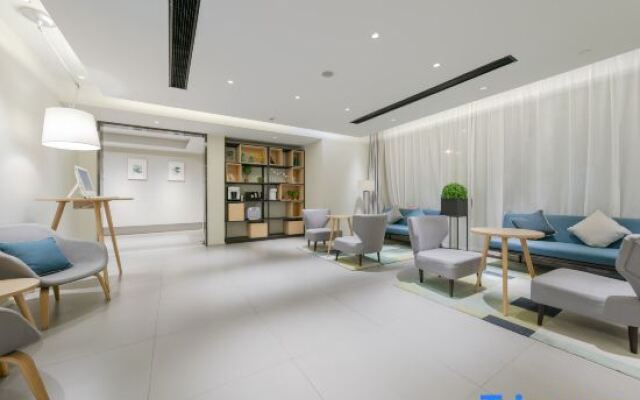 Home Inn Selected (Shanghai Xincun Road Metro Station)