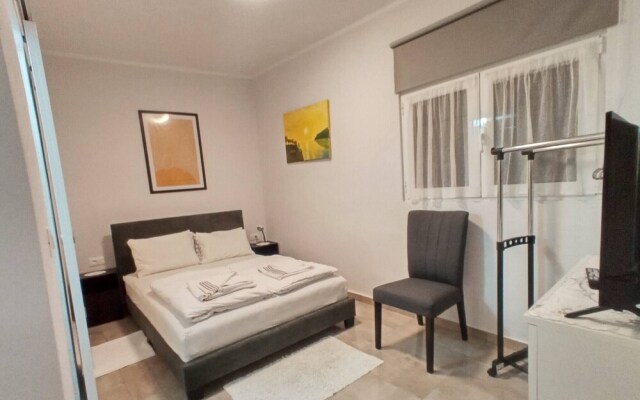 "astrinos Apt. Simple, Cosy, Comfortable, Near the Beach"