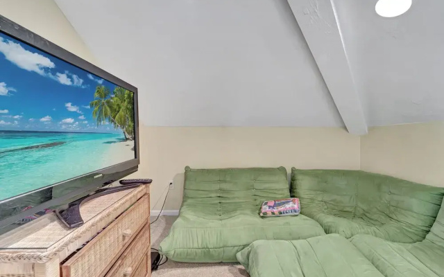 Beach Villa Three Bedroom 3 Villa by RedAwning