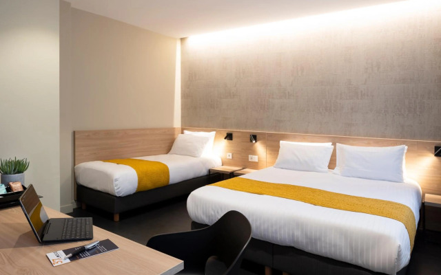 37 Lodge La Défense Courbevoie