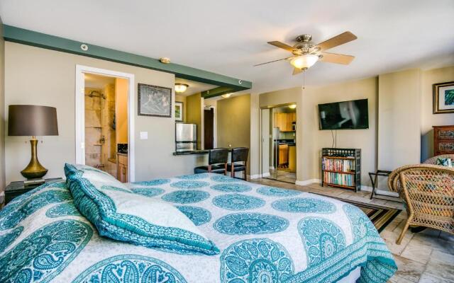 @ Marbella Lane Mountain View Studio, steps from Wakiki Beach