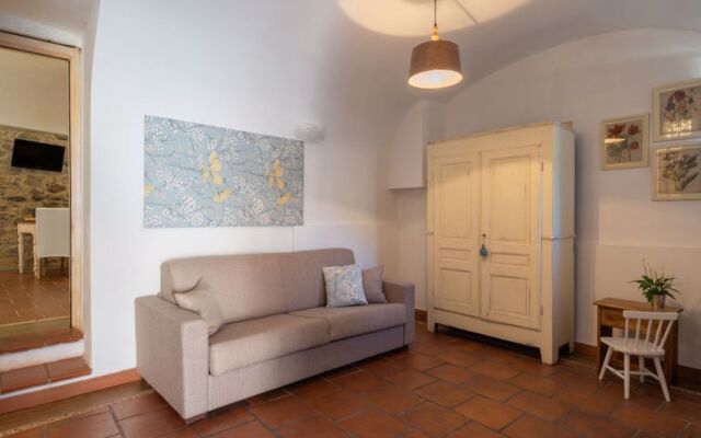 Apartment Adelasia Cisano sul Neva