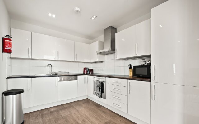 Three Bedroom Apartment in Hoxton