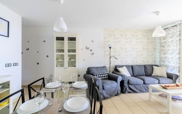 Apartment Poris with Sea View and Pool