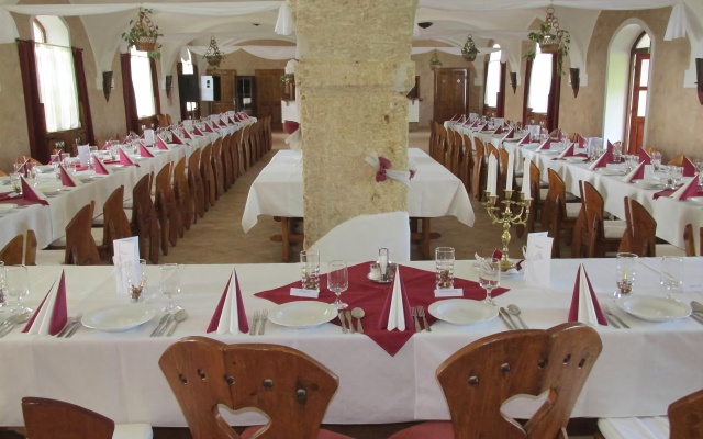 Józsi Bácsi Vendéglője és Szállodája