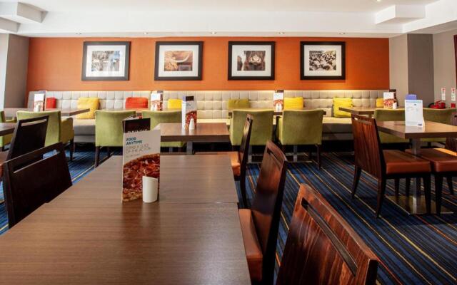 Holiday Inn Express Edinburgh Airport by IHG