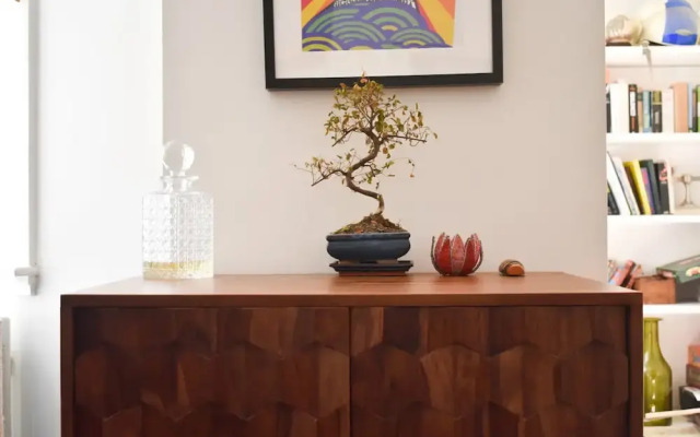 Modern 3 Bedroom Flat in Central Brighton Townhouse