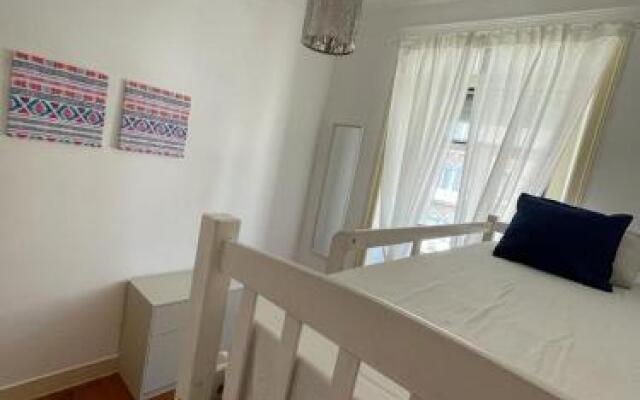 7 Seas 3 Hostel
