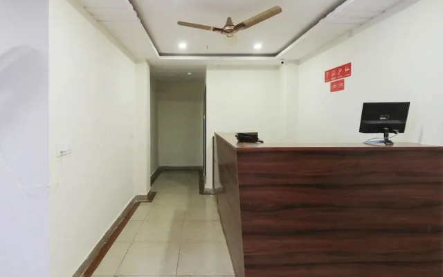 OYO Flagship 16390 Chukkapalli Chambers