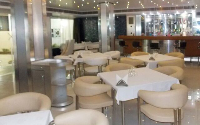 Airport City Hotel