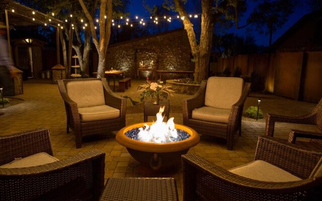 Primrose Inn & Suites