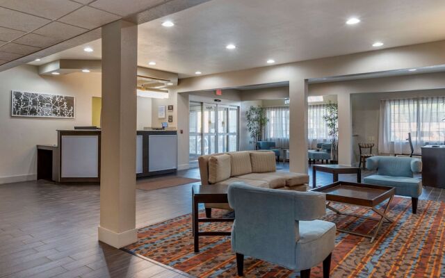 Microtel Inn & Suites By Wyndham Kalamazoo