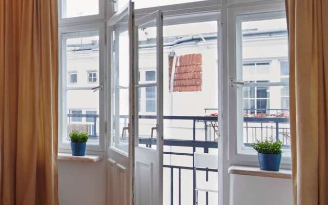 Apartment Warsaw Gorskiego by Renters
