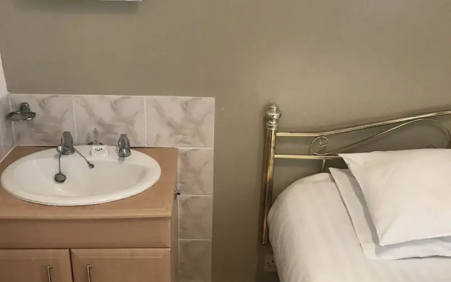 Clifton House Hotel - B B