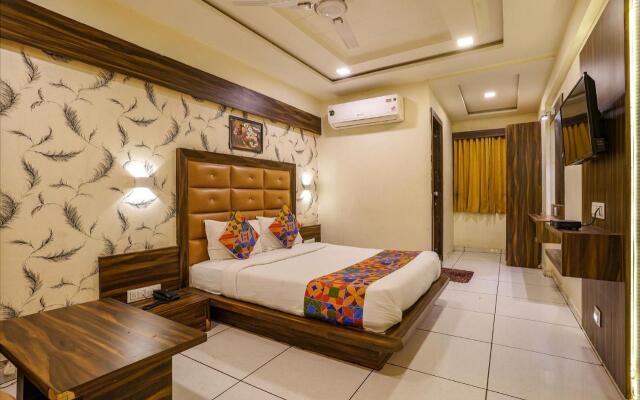 Fabhotel Silver Palace