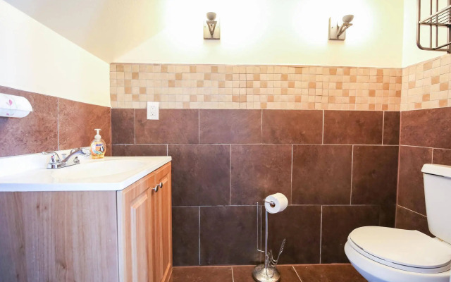Downtown Spacious Suites by Hosteeva