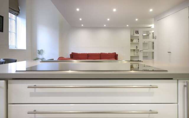 Stylish Loft-style Apartment Close to Overground