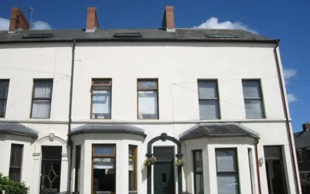 Shaftesbury Avenue Townhouse
