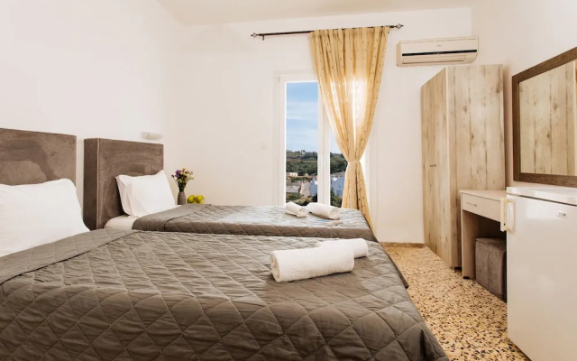 Nikos Hotel