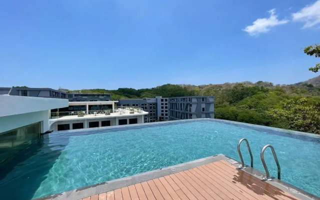 Mountainview Apartment in Naiharn