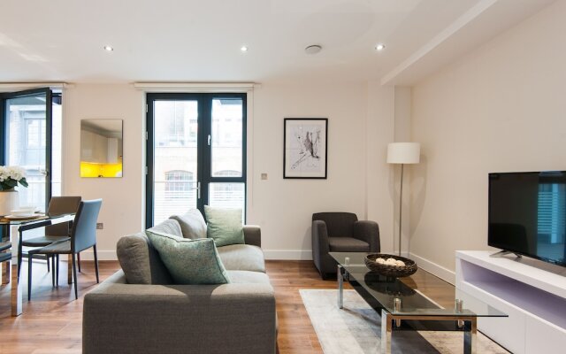Awesome Aldgate City Apartment