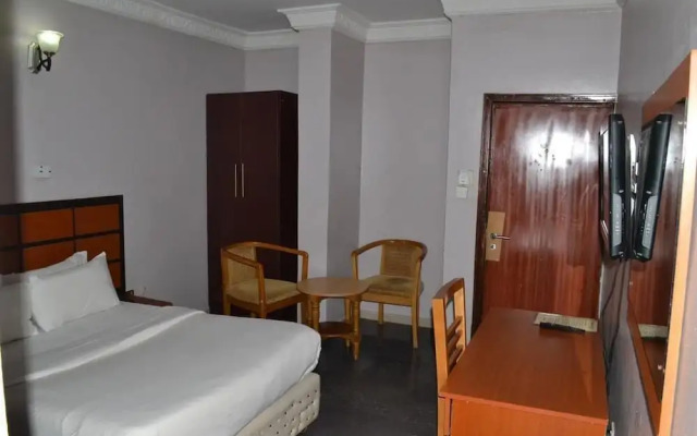 Gracious Hotel