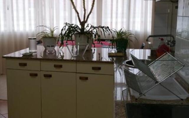 Becquer. Luminoso y amplio apartamento.Playa a 3km