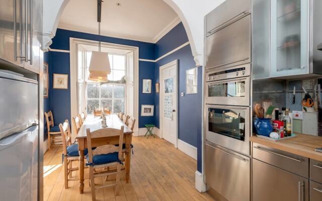 Lovely 2 Bedroom Apartment With Garden Close To Old Town