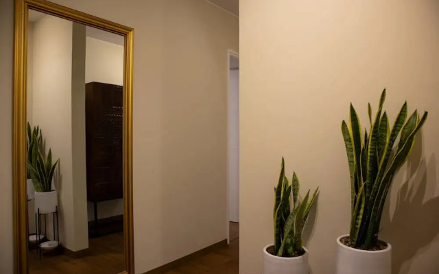w Modern 3BR w Balcony Near Kennedy Park