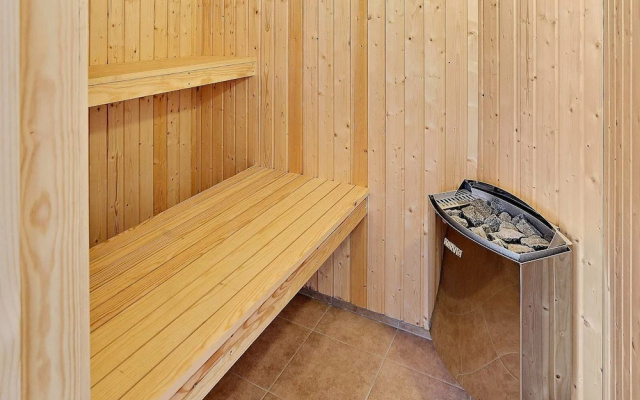 Pet Friendly Holiday Home in Dronningmølle near Sea