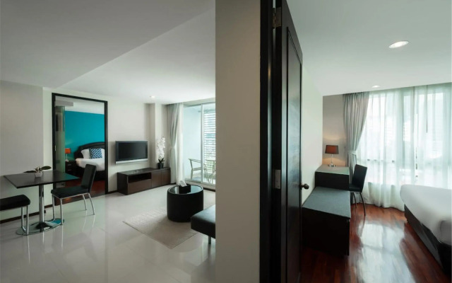 Silom Lofts Hotel