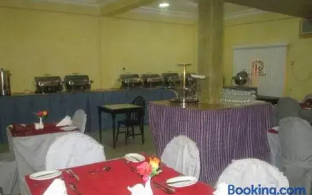 Ayalla Hotels Suites-abuja Royal Suite